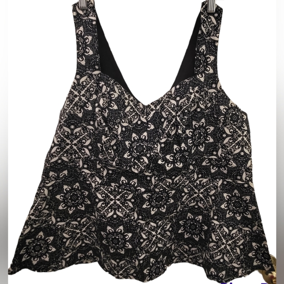 Torrid peplum top - Picture 1 of 5